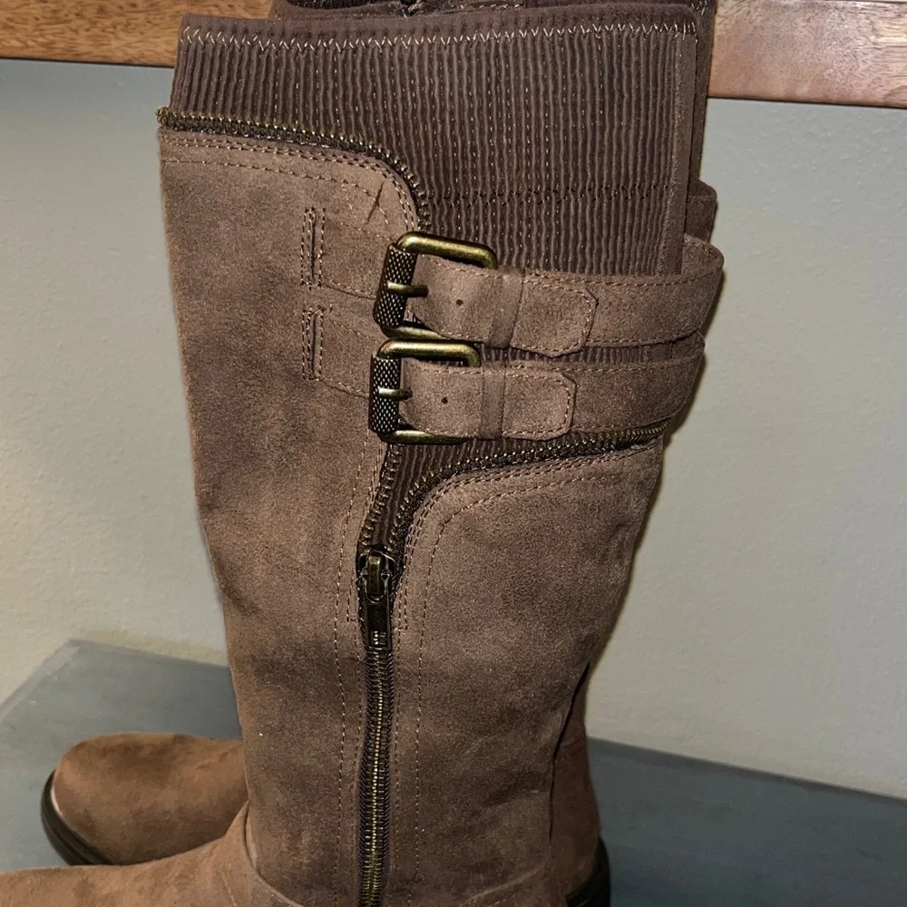 White Mountain Mazed Brown Faux Suede Tall Riding Buckle & Zip Boots sz 5.5 NWT